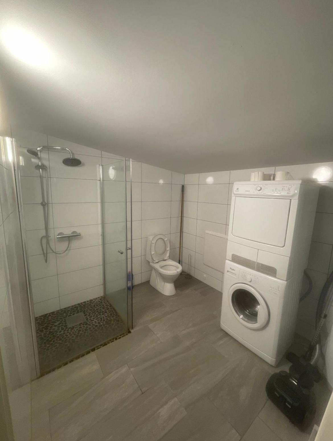 Apartment Porsgrunn med Hybel kjøkken utenom vann ikke bad og Wc Eksteriør bilde